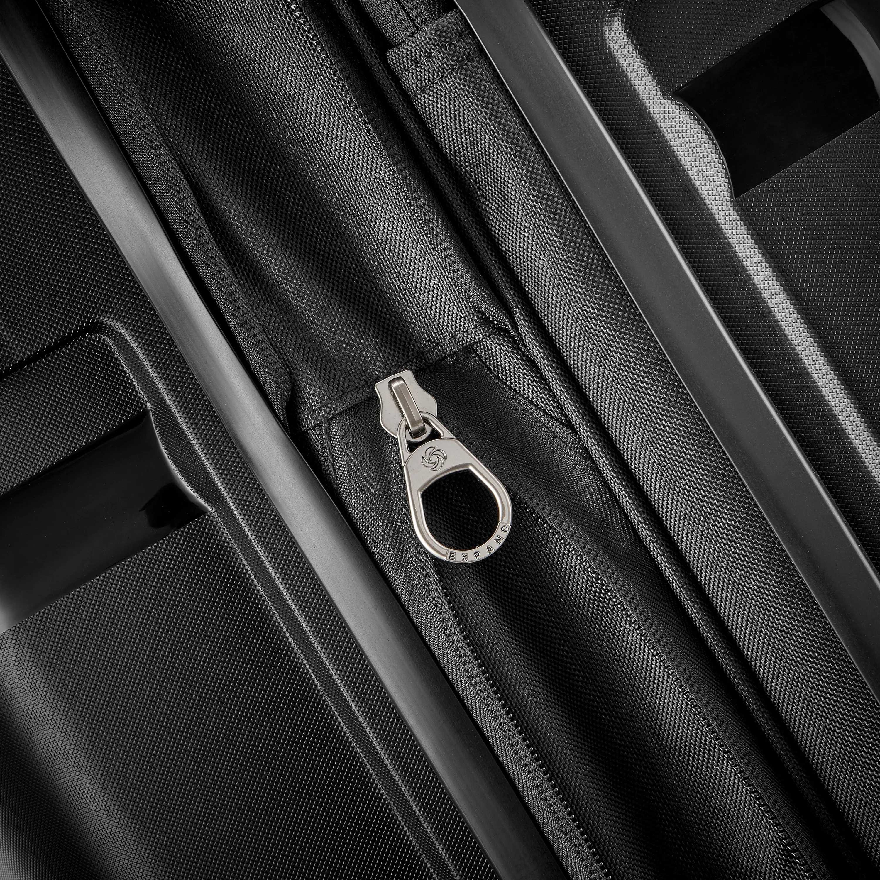 Samsonite Outline Pro Spinner Carry-On
