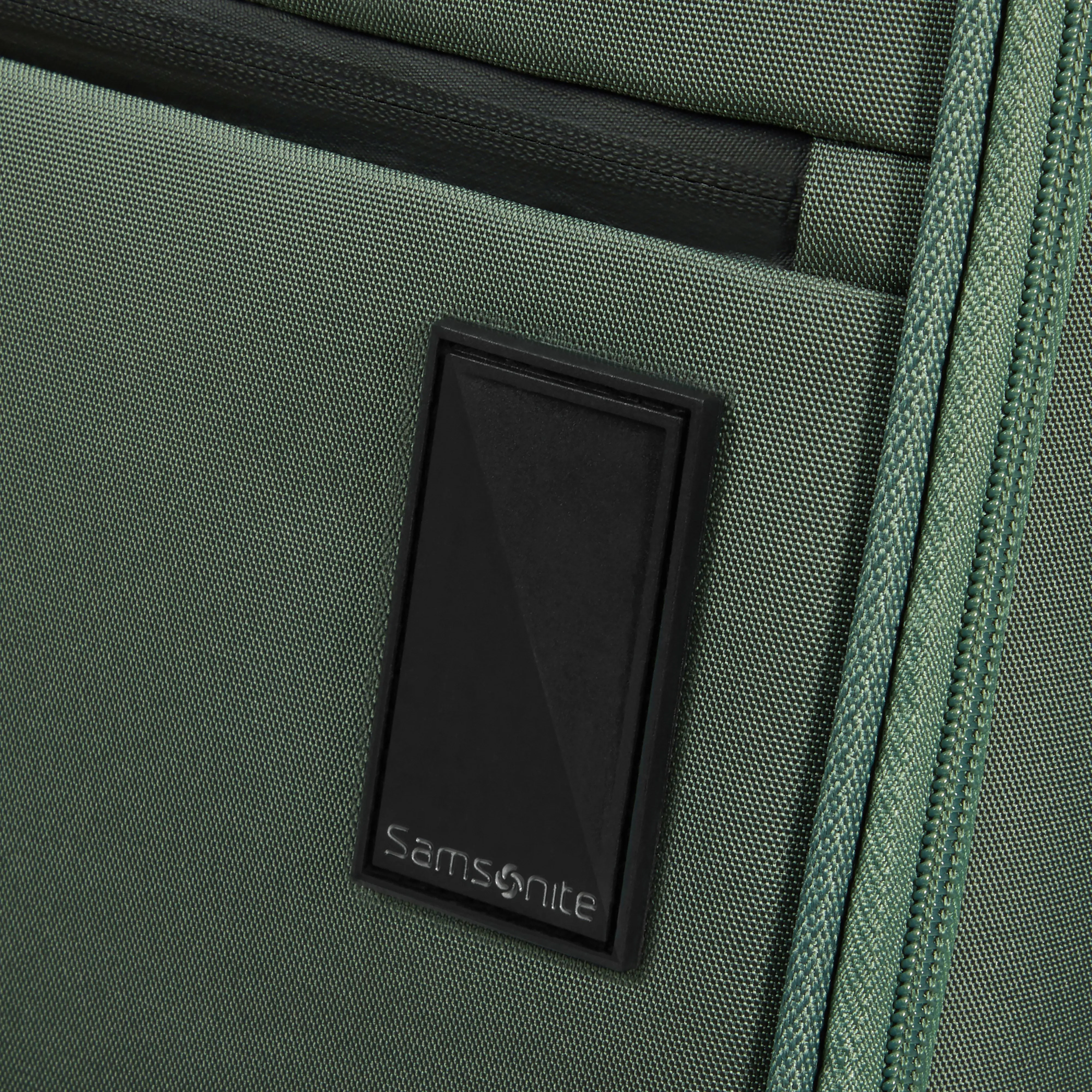 Samsonite Vacay Spinner Carry On